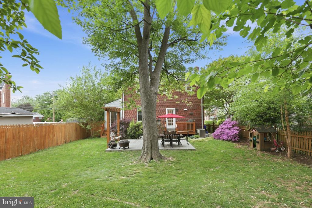 Image 35 of property listing at 10032 DALLAS AVE, Silver Spring, MD 20901