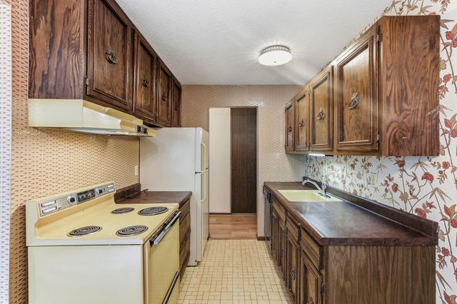 4624 Cedar Lake Road S 4, Saint Louis Park, MN 55416