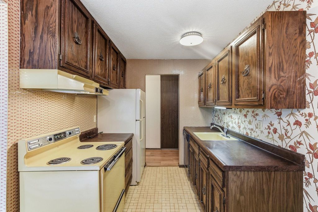 4624 Cedar Lake Road S 4, Saint Louis Park, MN 55416 — photo 2