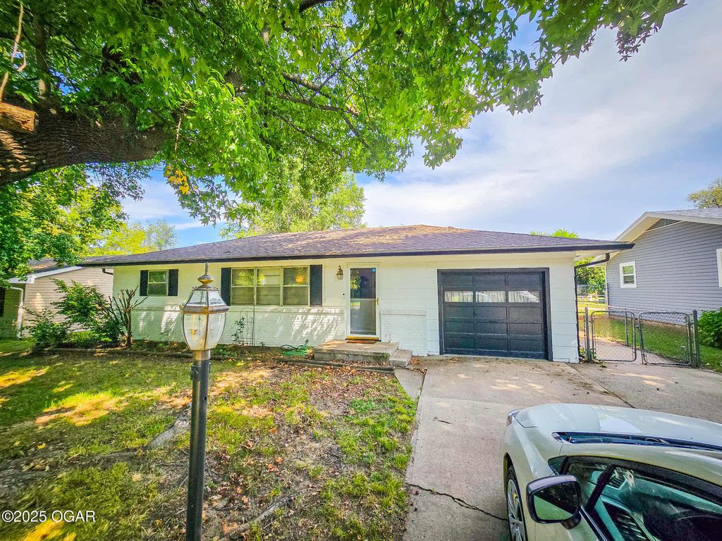 511 S Winfield Avenue, Joplin, MO 64801