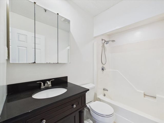 3920 Mystic Valley Pkwy 118, Medford, MA 02155