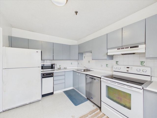 3920 Mystic Valley Pkwy 118, Medford, MA 02155