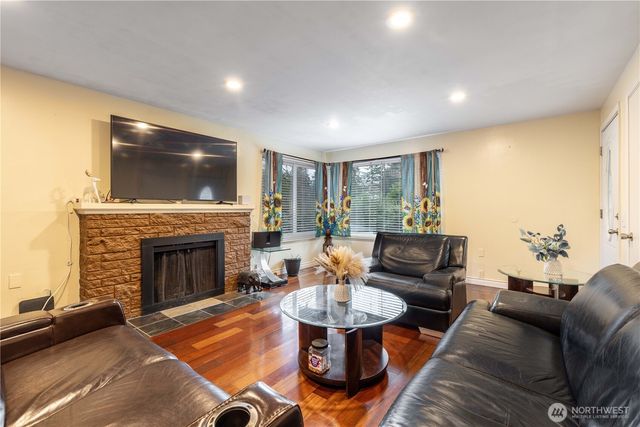 15819 42nd Avenue S, Tukwila, WA 98188