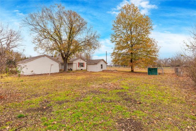 4180 Fm 68, Wolfe City, TX 75496