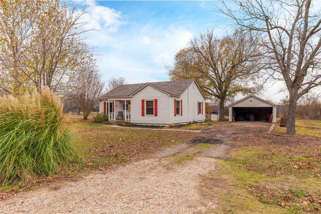 4180 Fm 68, Wolfe City, TX 75496