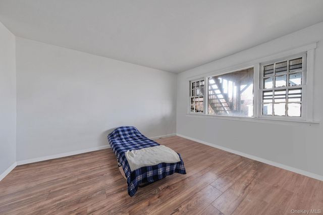 17 Riverside Avenue, Mastic Beach, NY 11951