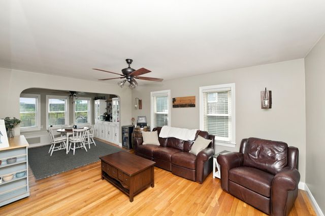 4661 Forest Avenue, Waterford Twp, MI 48328