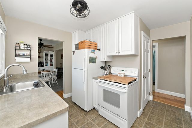 4661 Forest Avenue, Waterford Twp, MI 48328