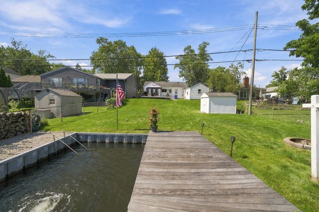 4661 Forest Avenue, Waterford Twp, MI 48328