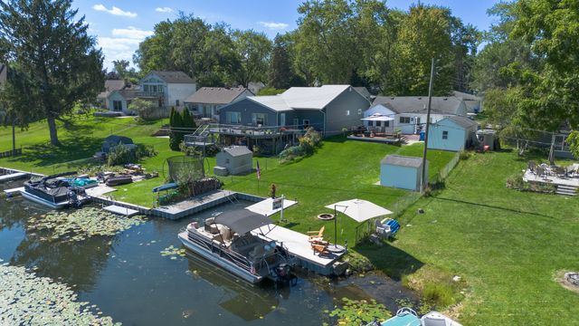 4661 Forest Avenue, Waterford Twp, MI 48328