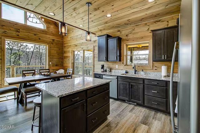2810 Red Sky Drive, Sevierville, TN 37862