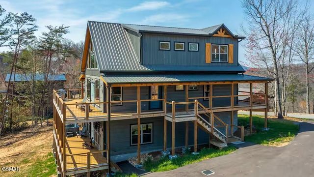 2810 Red Sky Drive, Sevierville, TN 37862