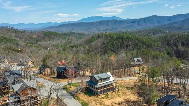 2810 Red Sky Drive, Sevierville, TN 37862