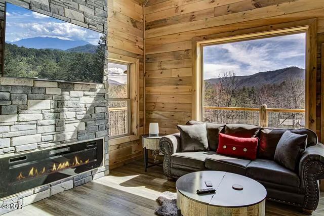 2810 Red Sky Drive, Sevierville, TN 37862