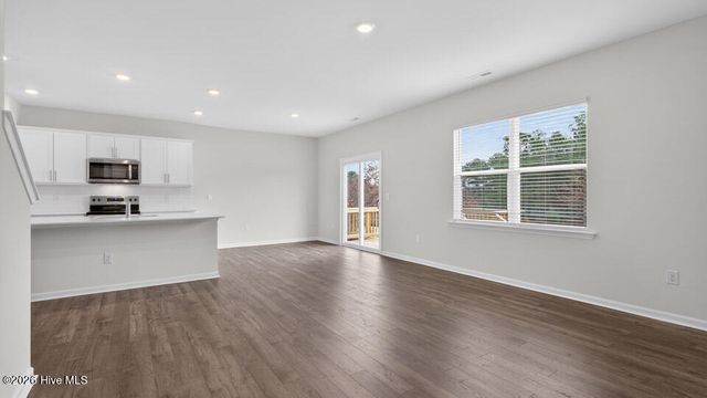 3076 Platinum Circle, West End, NC 27376