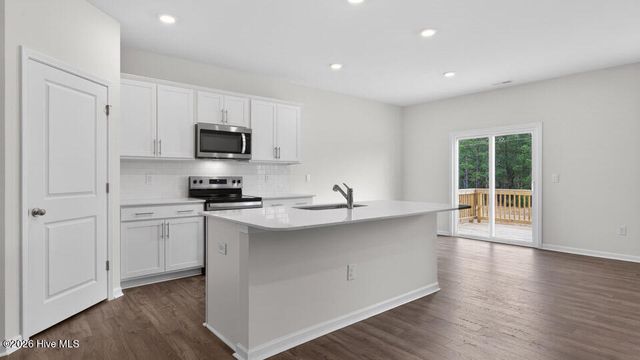 3076 Platinum Circle, West End, NC 27376