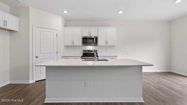 3076 Platinum Circle, West End, NC 27376
