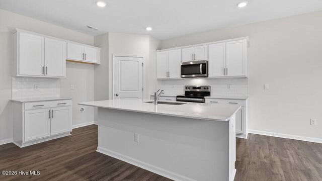 3076 Platinum Circle, West End, NC 27376