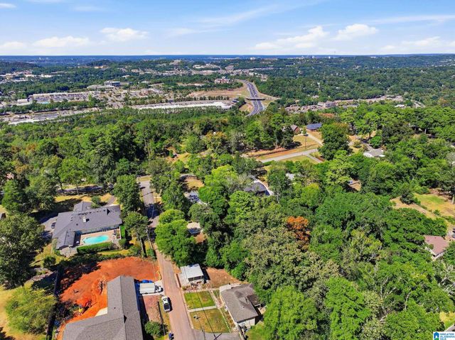2021 KENT WAY, Hoover, AL 35226