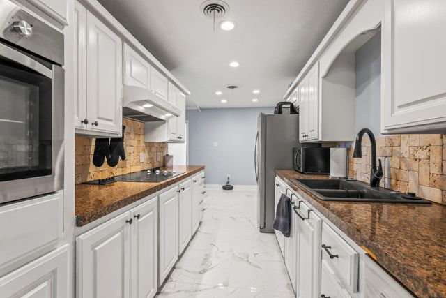 408 Hickory Street, Levelland, TX 79336