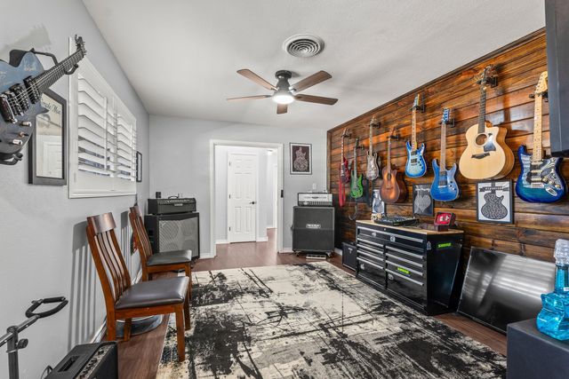 408 Hickory Street, Levelland, TX 79336