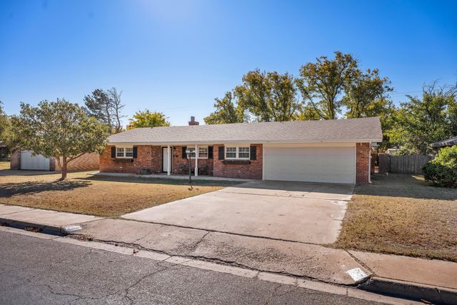 408 Hickory Street, Levelland, TX 79336