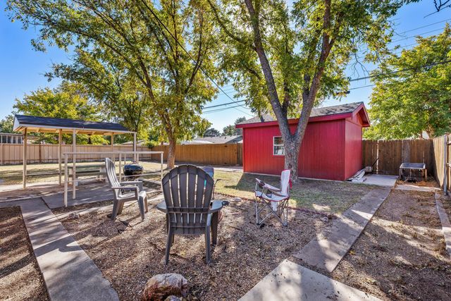 408 Hickory Street, Levelland, TX 79336