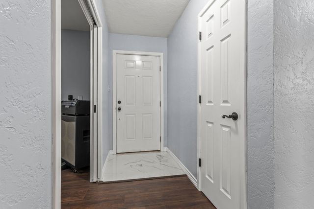 408 Hickory Street, Levelland, TX 79336