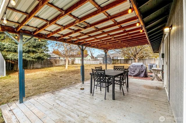 1116 S Bobbi Drive, Moses Lake, WA 98837