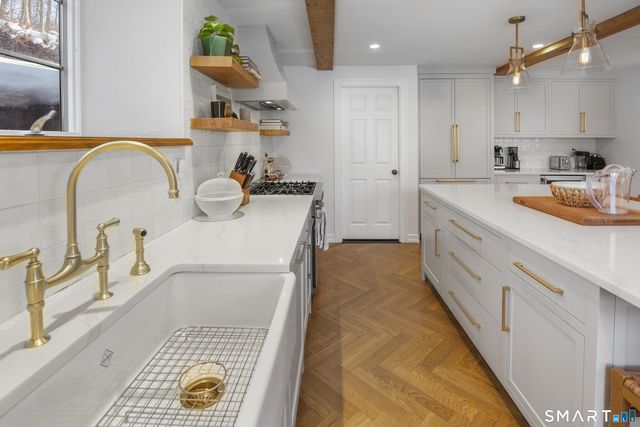 10 Charcoal Hill Road, Westport, CT 06880