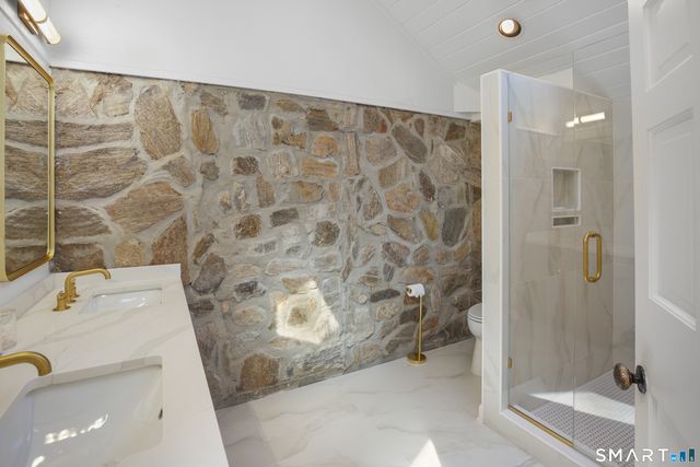 10 Charcoal Hill Road, Westport, CT 06880