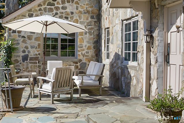 10 Charcoal Hill Road, Westport, CT 06880