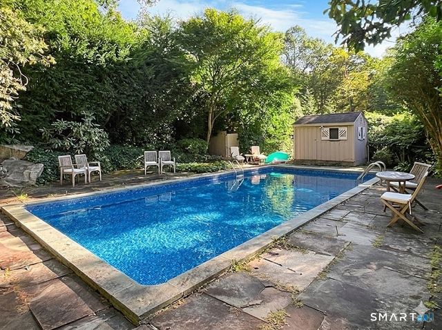 10 Charcoal Hill Road, Westport, CT 06880