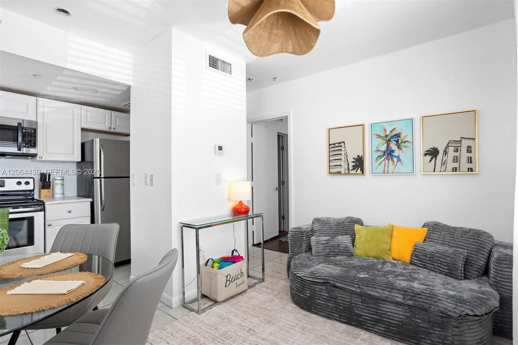 7326 Collins Ave 108, Miami Beach, FL 33141