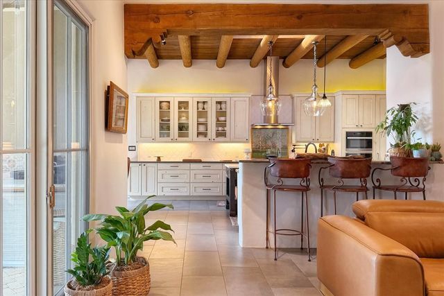 46 Via Plaza Nueva, Santa Fe, NM 87507