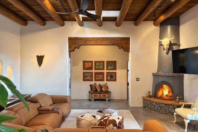 46 Via Plaza Nueva, Santa Fe, NM 87507