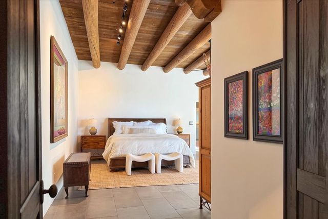 46 Via Plaza Nueva, Santa Fe, NM 87507