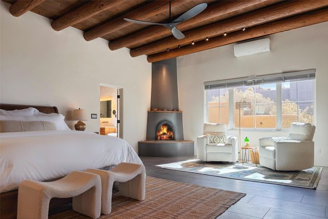 46 Via Plaza Nueva, Santa Fe, NM 87507