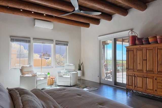 46 Via Plaza Nueva, Santa Fe, NM 87507