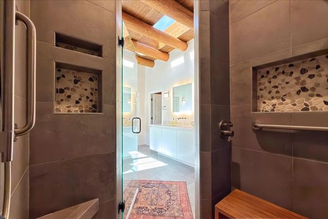 46 Via Plaza Nueva, Santa Fe, NM 87507