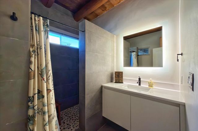 46 Via Plaza Nueva, Santa Fe, NM 87507