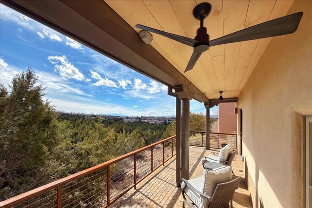 46 Via Plaza Nueva, Santa Fe, NM 87507