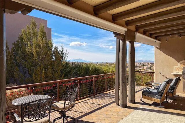 46 Via Plaza Nueva, Santa Fe, NM 87507
