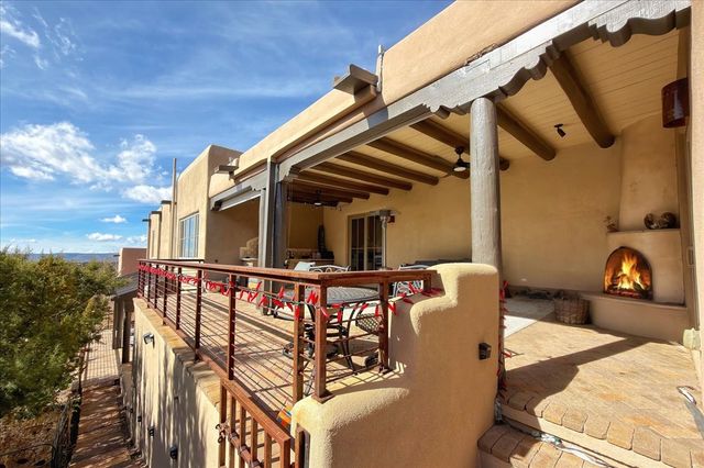 46 Via Plaza Nueva, Santa Fe, NM 87507