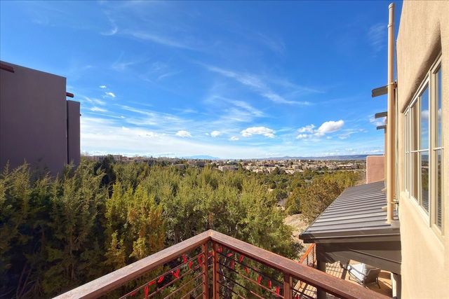 46 Via Plaza Nueva, Santa Fe, NM 87507