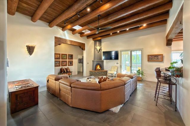 46 Via Plaza Nueva, Santa Fe, NM 87507