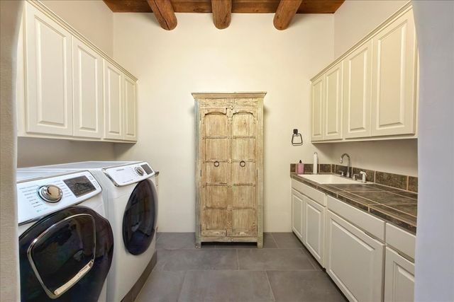 46 Via Plaza Nueva, Santa Fe, NM 87507