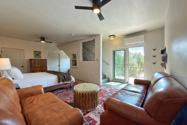 46 Via Plaza Nueva, Santa Fe, NM 87507