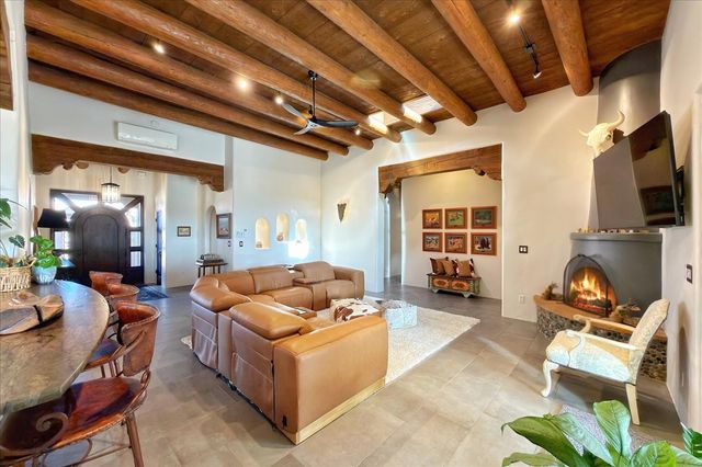 46 Via Plaza Nueva, Santa Fe, NM 87507