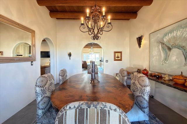 46 Via Plaza Nueva, Santa Fe, NM 87507